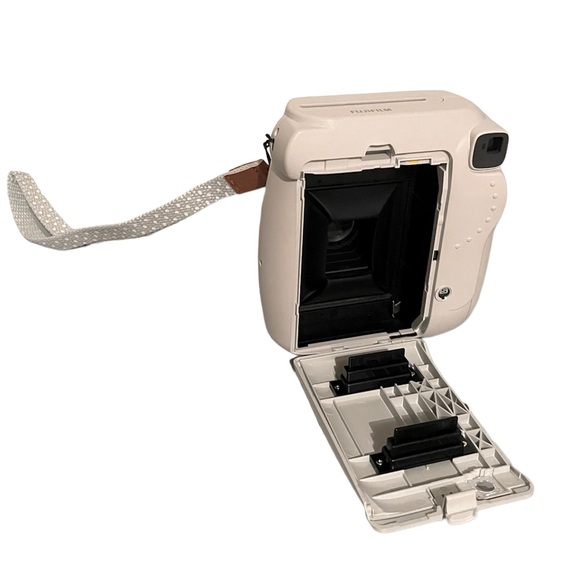 Fujifilm Instax Mini 9 Instant Camera Smokey White + Bundle - Picture 10 of 10